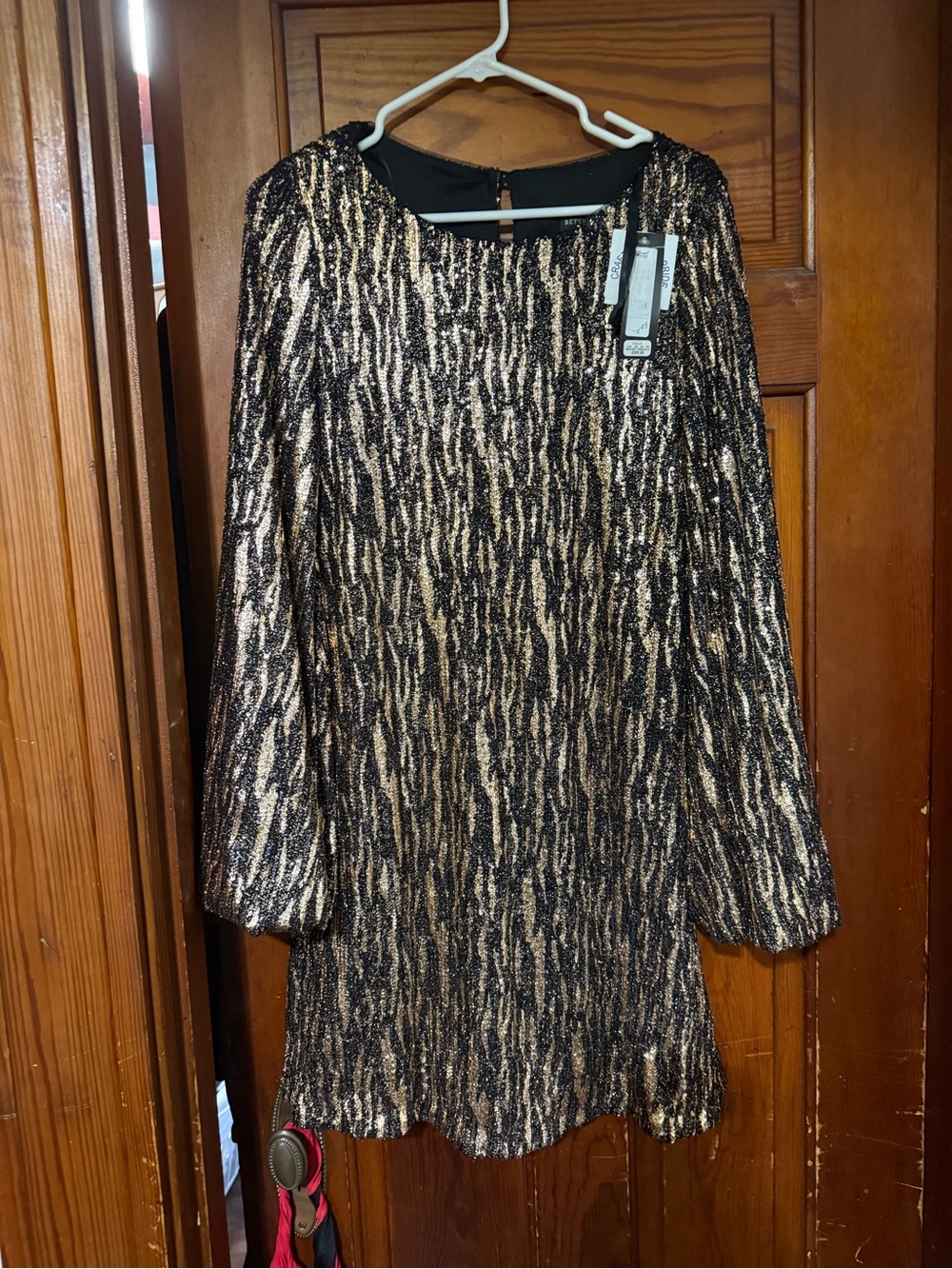 Betsy & Adam Black and Gold Long-Sleeve Sequin Shift Dress